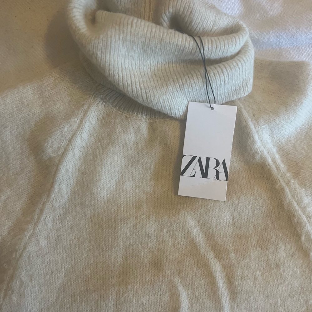 NWT Zara top and skirt. Off white